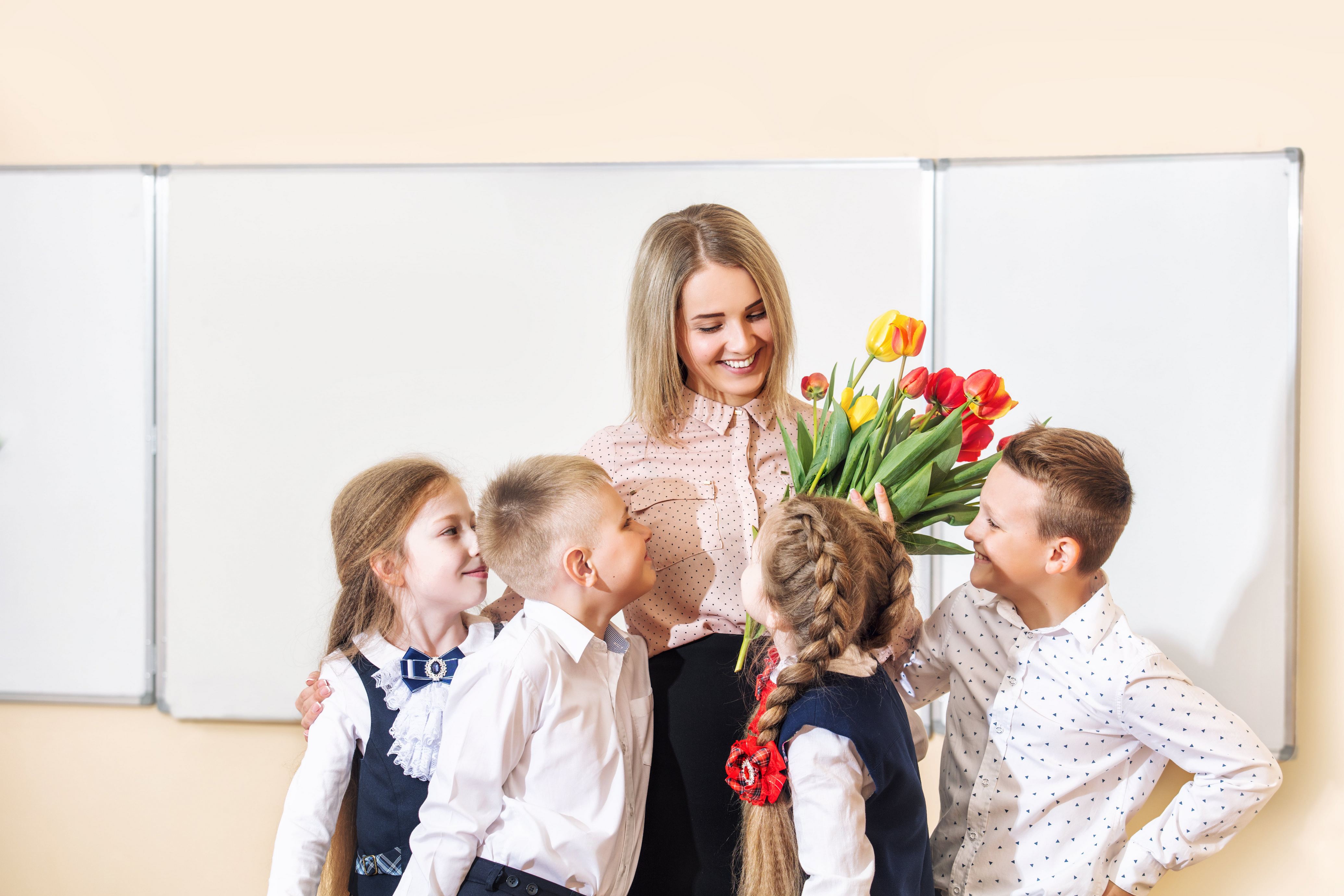 Учитель русского языка — обязанности, зарплата, обучение